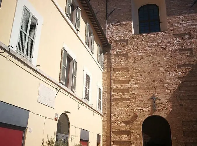 Гостевой дом St Francis Фолиньо